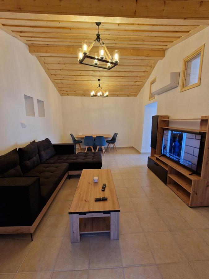 Ferienwohnung Aprosmeno Jacuzzi House 4 Agros Exterior foto